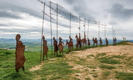 De Pamplona a Enériz por el Alto del Perdón